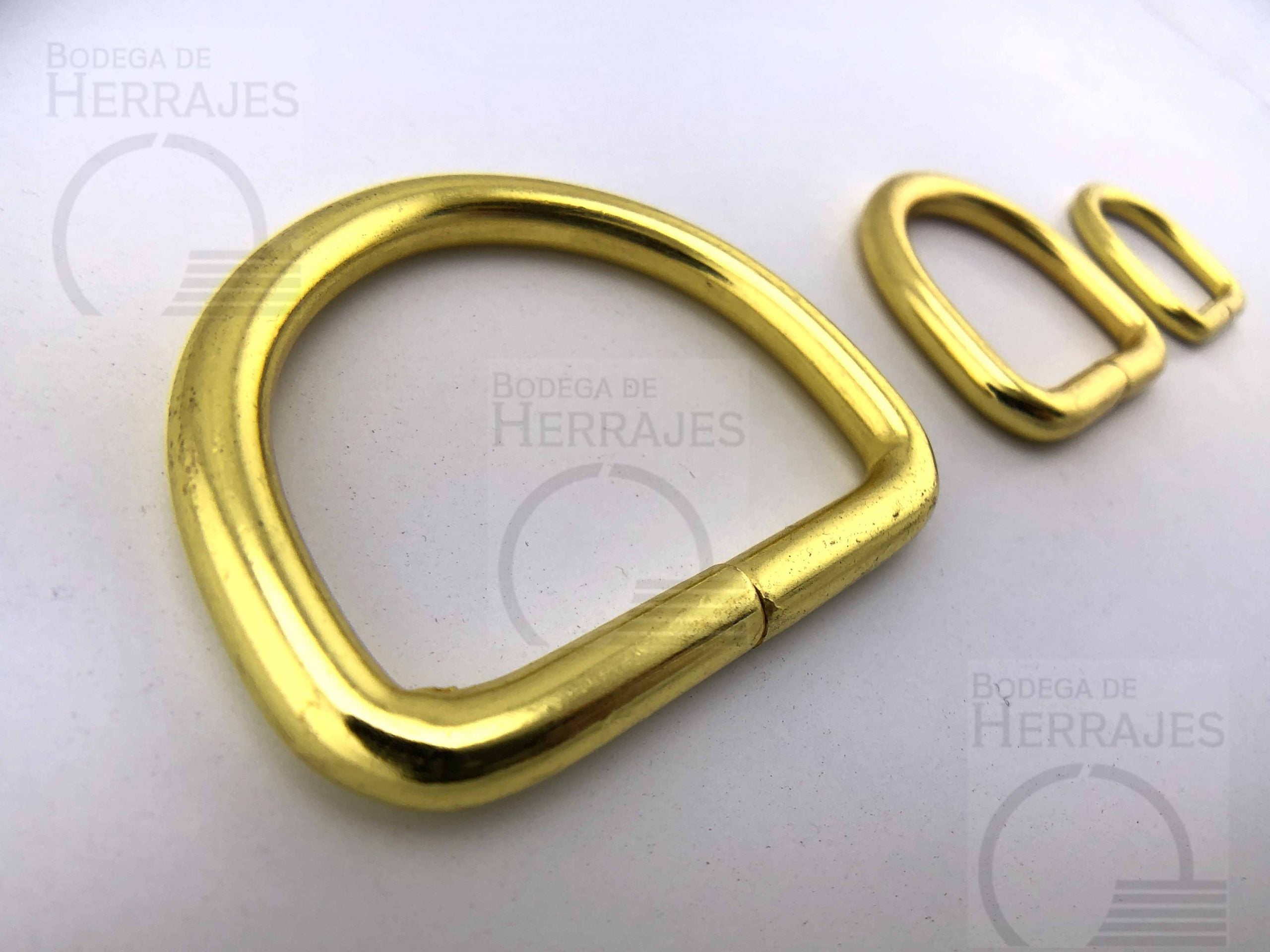 Media argolla en  Media argolla en